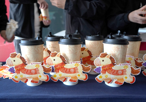 春节新茶饮观察：书亦烧仙草乡镇店日均杯量1000杯，家庭聚会“喝”出新高